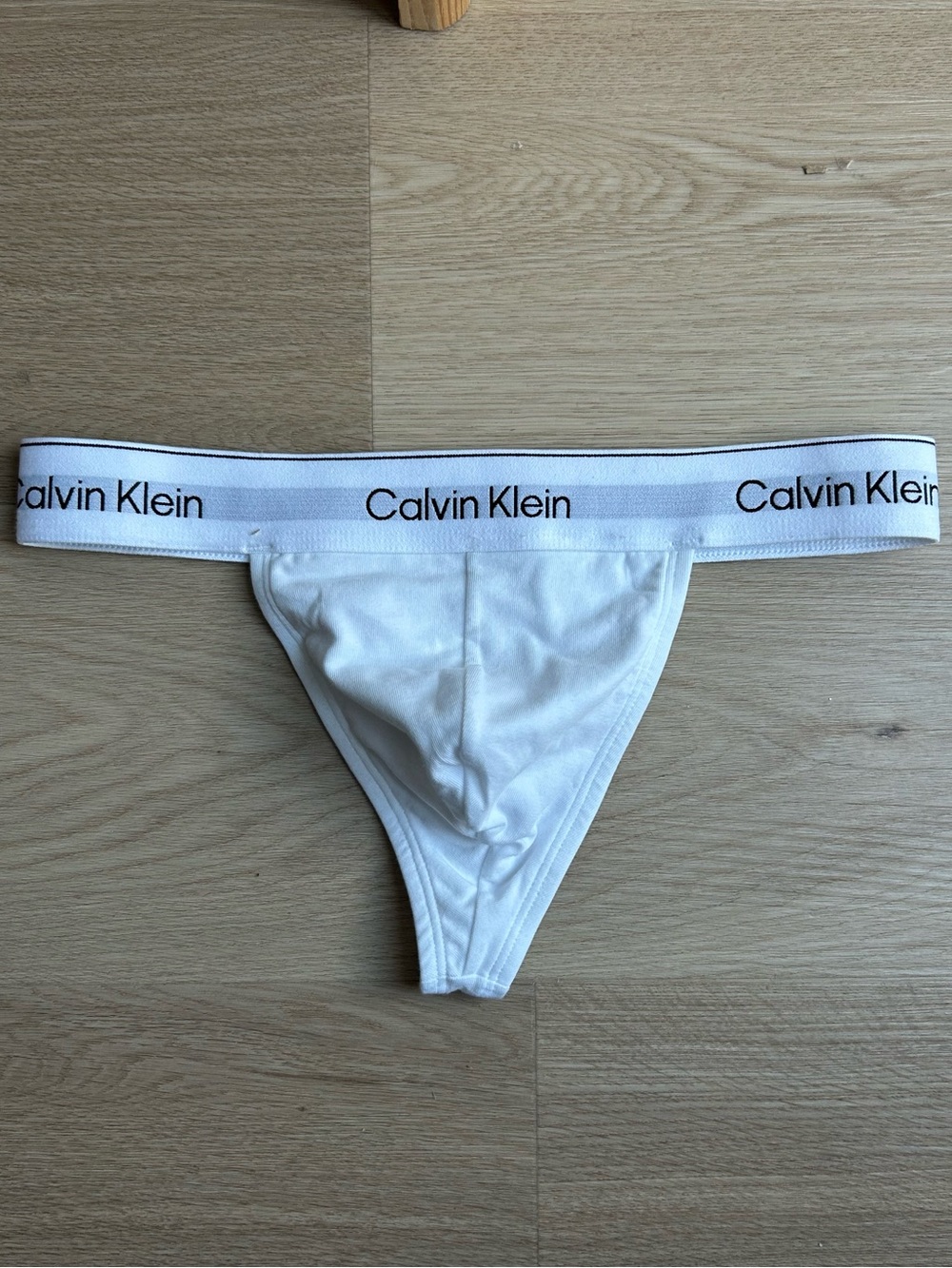 Calvin Klein | Modern Cotton Stretch Thong in White (Small)
